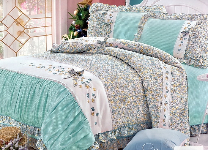 Постельное бельё Provence  c апликацией  код 417<br/ > Пододеяльник (X1) / 200X230  Простыня (X1) / 250X250  Наволочка (X2) / 50X70 csv008-3